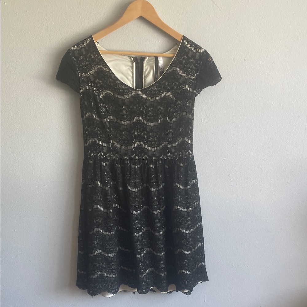 Kensie Black and White Lace Cut Out Mini Dress Size Small